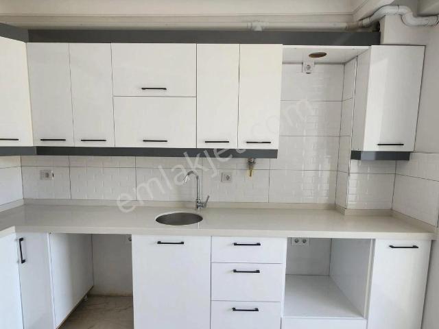 Bandırma 100. Yıl Mahallesi Siteler Bölgesinde Kiralık 2+1 Ebeveyn Banyolu Kiralık Daire