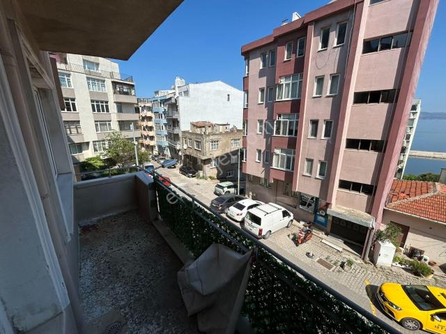 Bandırma Hacıyusufta Ara Kat Ön Cephe Balkonlu Kiralık 2+1 Daire