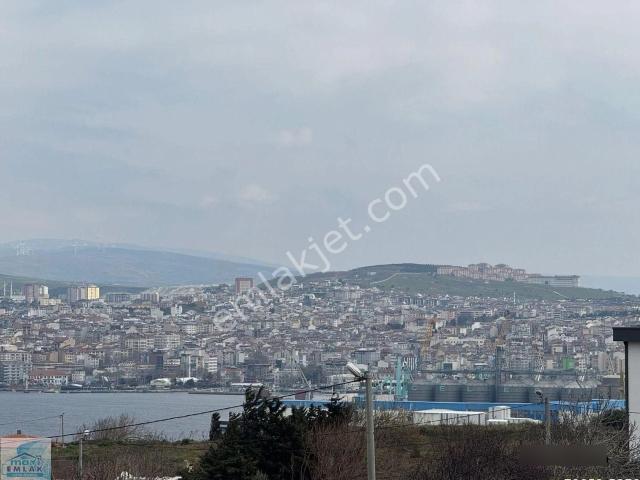 Bandırma Mavi Emlaktan Ay Yıldız Mahallesinde Deniz Manzaralı 2+1 Satılık Daireler