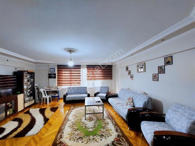 Bandırma Mavi Emlaktan Hacı Yusuf Mahallesinde Satılık 3+1 Daire