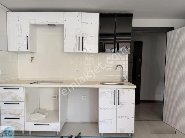 Bandırma Mavi Emlaktan 600 Evler Mah.1+1 Yüksek Giriş Satılık D