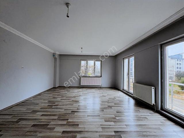 Bandırmaa Mavi Emlaktan Yeni Mah. 3+1 Ara Kat Kiralık Daire