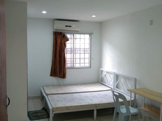 Bandar 16 Sierra MRT room to rent, free WiFi, walk to MRT