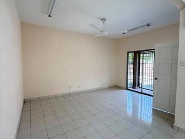Bandar Botanic 2 Storey Basic Unit for rent