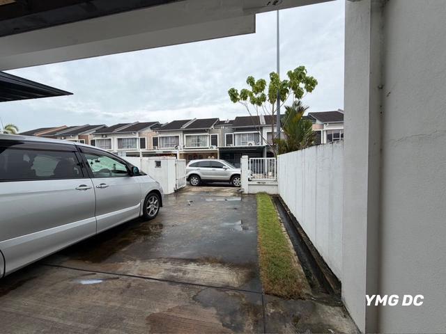 Bandar Botanic Akasia Klang Double Storey Bare Unit For Rent