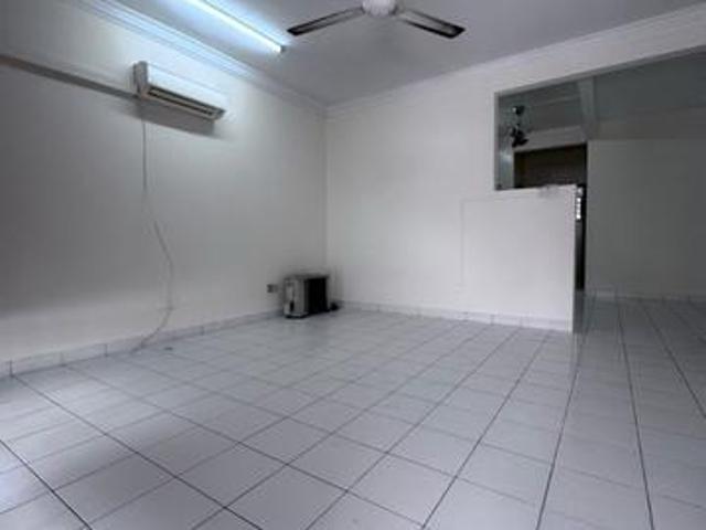 Bandar Botanic Jejawi For Rent With Aircond Water Heater Gated Guarded