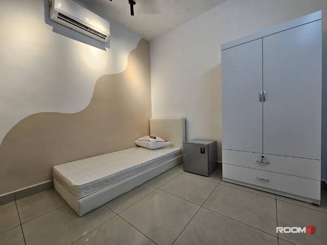 Bandar Botanik Single Room