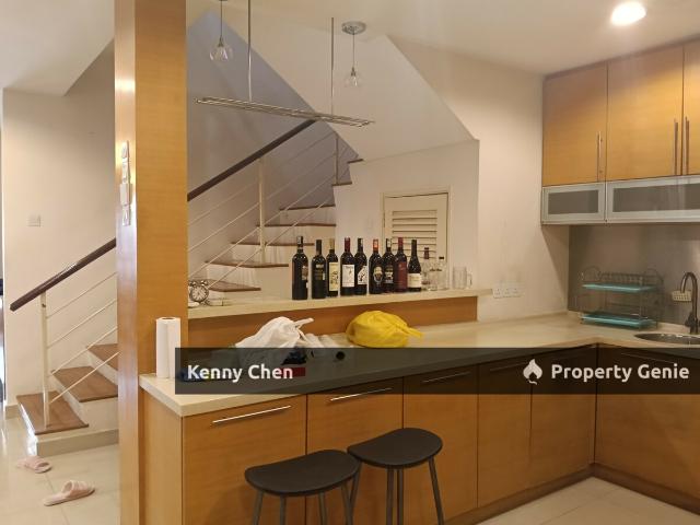 Bandar Baru Sri Petaling Corner Unit Link House