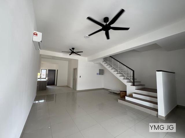Bandar Bukit Raja Casira 3 BRAND NEW House Partial Furnished 4B3R