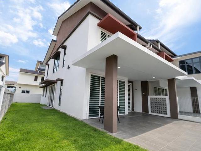 Bandar Bukit Raja Klang End lot 2 sty house nearby Columbia Hospital