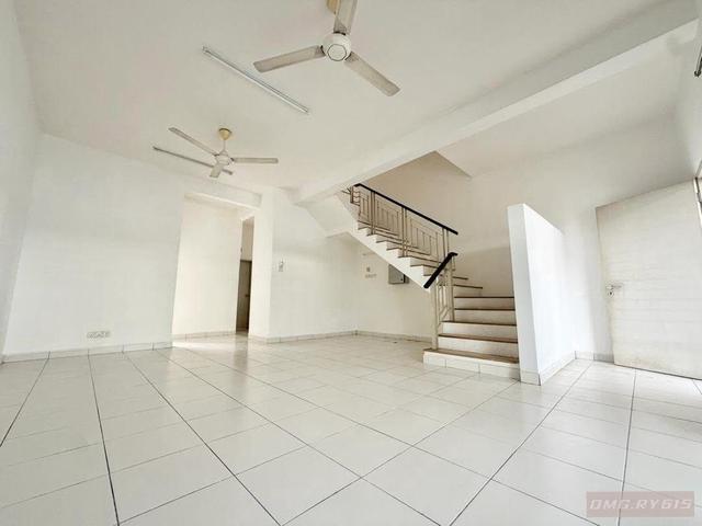 Bandar Bukit Raja Saron 20x70 Basic Unit Full Loan Good Condition