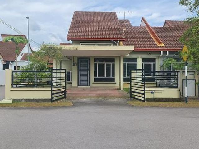Bandar Bukit Raja Single Storey Endlot
