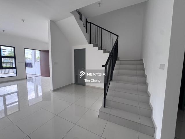 Bandar Bukit Tinggi 2 Nearby Burger King Klang 22x80 Double Storey Shoplot For Sale