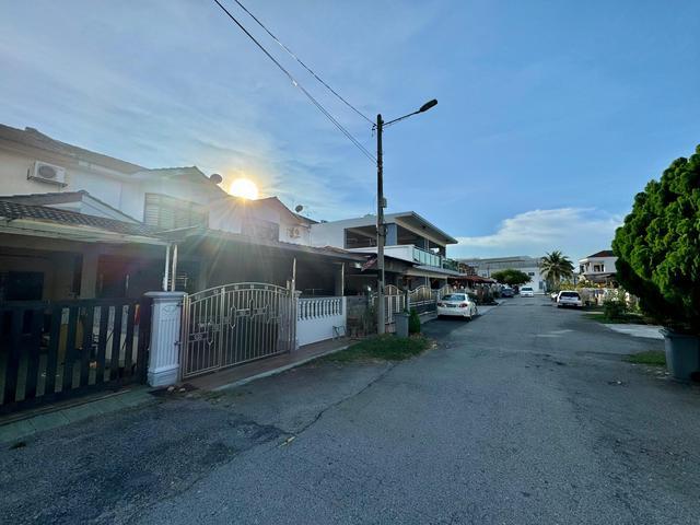 Bandar Dataran Segar Double Storey House For Sale
