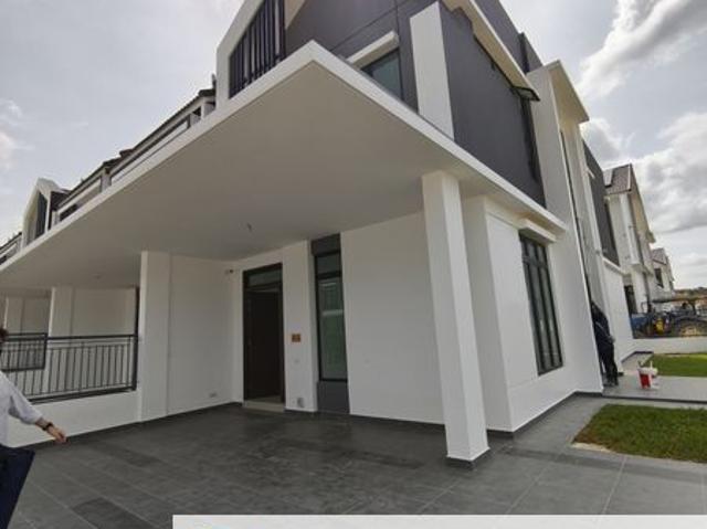 Bandar Dato' Onn, Perjiranan 13 fasa 1a