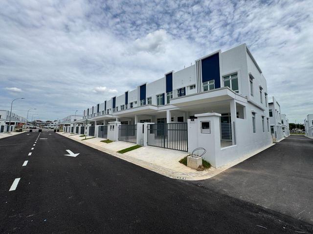 Bandar Dato Onn Perjiranan 14 FULL LOAN 3 Bedrooms Wall Floor Mosaic