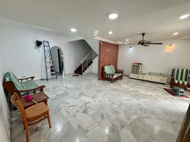 Bandar Indahpura Jalan Teratai Double Storey For Rent