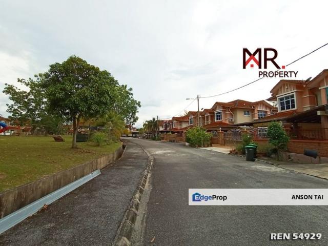 Bandar Laguna Merbok