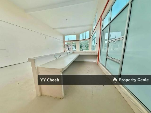 Bandar Lahat Mines ipoh, corner shop for rent, high exposure, great location, pasar malam