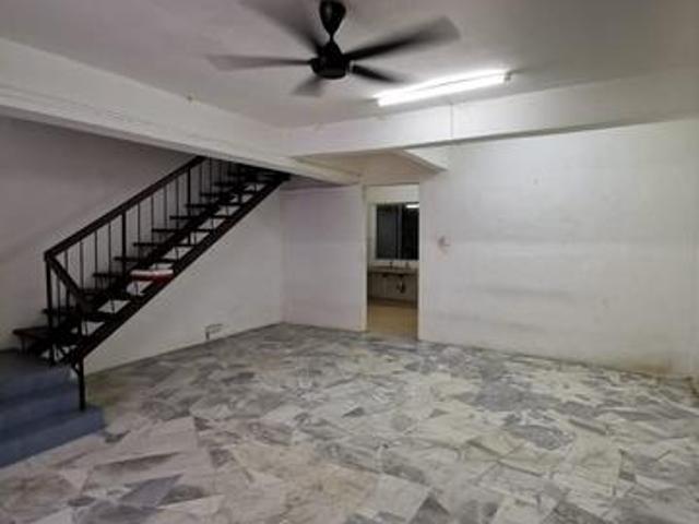 Bandar Mahkota Cheras near BMC Mall 1300sqft 2sty beside Sg Long