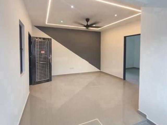 Bandar Selesa Jaya Flat nice