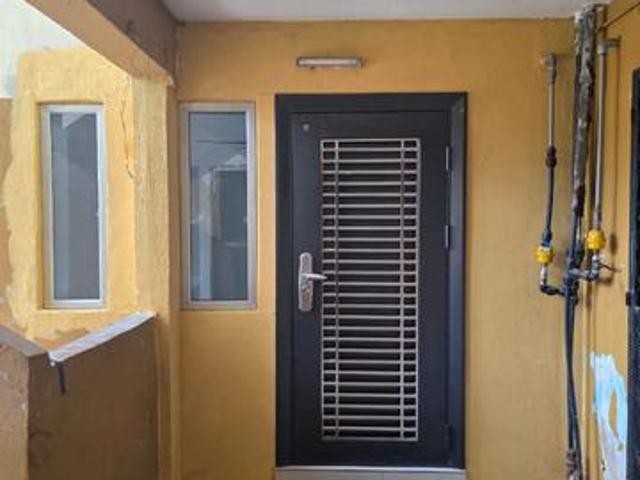 Bandar Selesa Jaya Low Cost FlatSilat GayongLevel 1SkudaiRenovated
