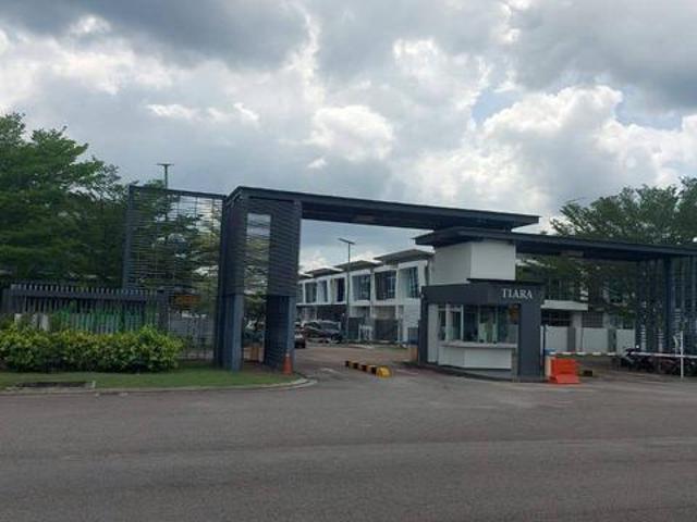 BANDAR SERI ALAM EMERALD RESIDENZ GATED GUARDED GOOD CONDITIOn