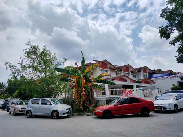 Bandar Seri Putra Double storey Corner Lot