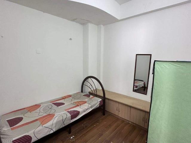 Bandar Sierra 16 room to rent, middle room, small room