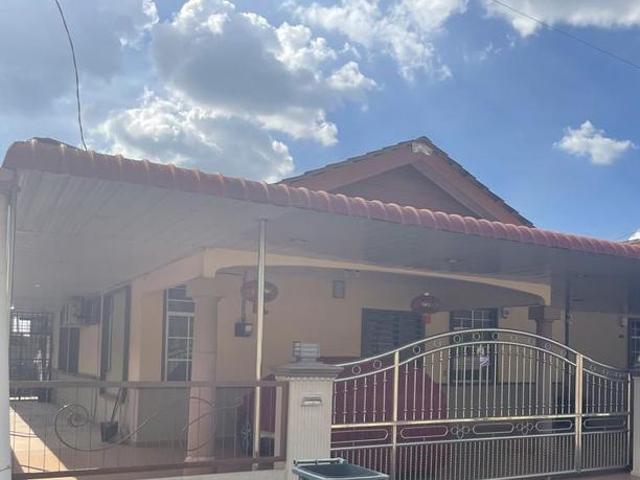 Bandar Sri Astana Single storey semi D extended