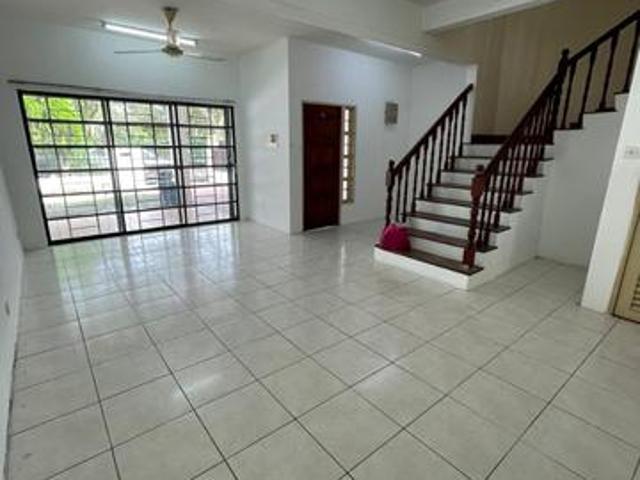 Bandar sri damansara jalan ara sd7 2st house to let