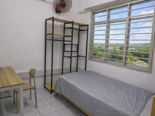 Bandar Sungai Long Single Room