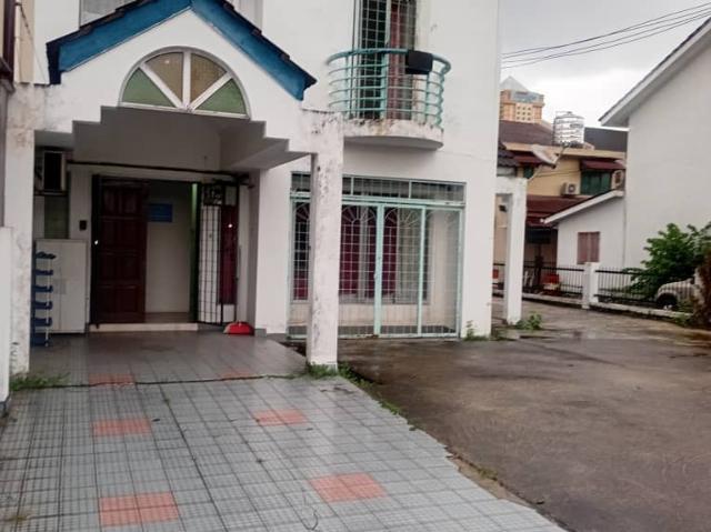 BANDAR SUNWAY, MEDIUM ROOM TO LET, ZERO DEPOSIT