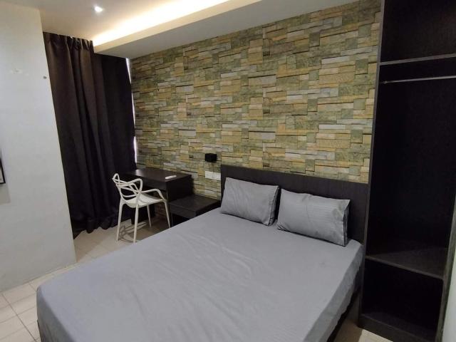 Bandar SunwayMiddle Room To LetUrgent Move In