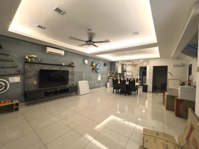 Bandar Parkland 24x75 Link House Facing Open Renovated