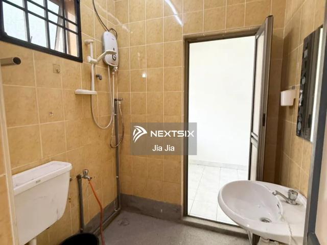 Bandar perda main road shoplot with lift for sale, tenanted unit