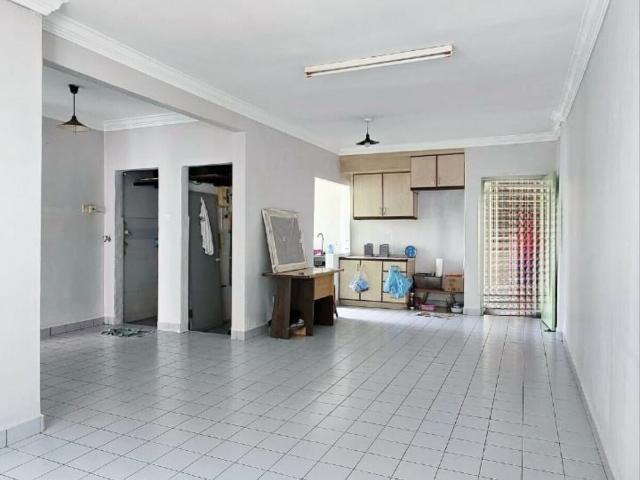 Bandar Permas Jaya / Low Cost Flat