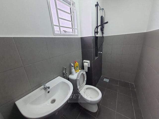 Bandar Putera 2 Klang Ground Floor Town House For Rent With Aircond