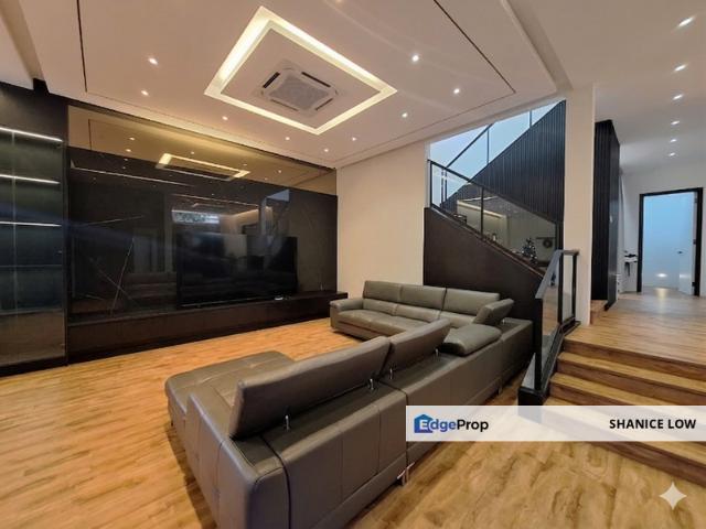 Bandar Puteri Bungalow 11000sf 6rooms 6baths reno for