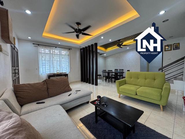 Bandar Puteri Jaya 2 storey semid sale funish fully reno near yarra