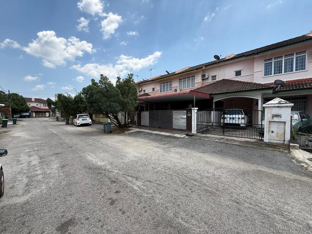 Bandar Puteri Jaya Double Storey House Nr Bintang Maya