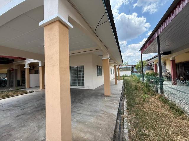 Bandar Puteri Jaya Freehold SemiD 1Storey Big Land 40x80 Near Lotus