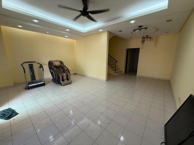 Bandar Puteri Klang Kerongsang 20x75 2Storey 4B3R w Kitchen RENT