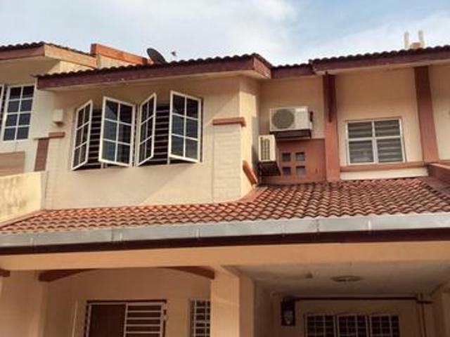 Bandar puteri 10 2 Storey 22 x 75 Extended Freehold Puchong