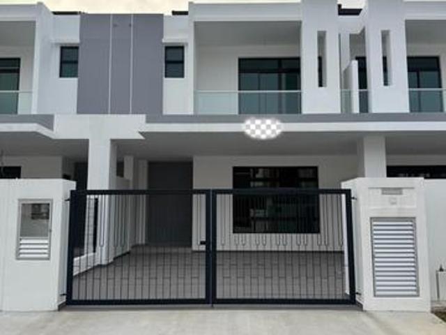 Bandar Putra Double Storey Terrace House 4bed Kulai Johor