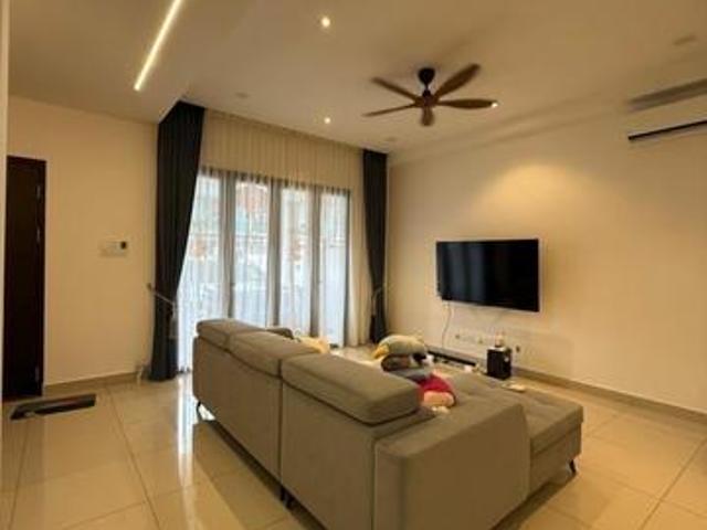 Bandar Putra Kulai Double Storey Terrace House Intermediate For Sale