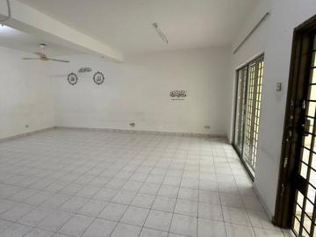 Bandar Putra IOI Jalan Nuri 2 Storey House For Rent