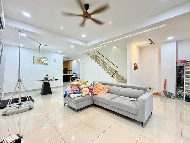 Bandar Putra Jalan Camar Kulai Double Storey 22x70 Renovated Indahpura