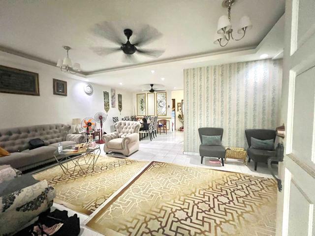 Bandar Putra Jalan Nuri Renovated Unit Besar 22 X 70 Full Loan