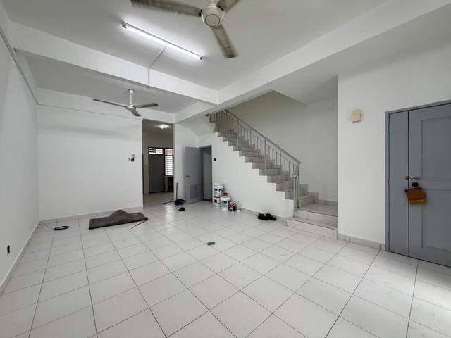 Bandar pulai jaya double storey terrace original condition Full loan